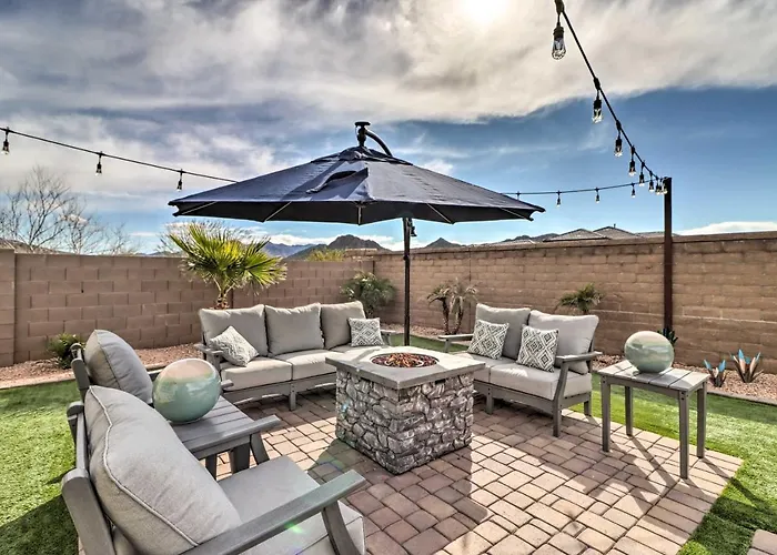 Holiday home Heated Pool + Putting Green: Retreat!