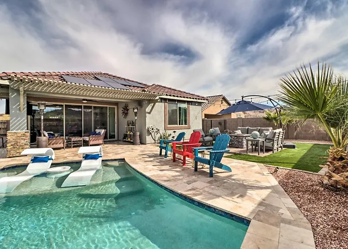 Holiday home Heated Pool + Putting Green: Retreat! Goodyear