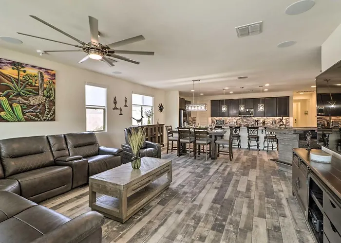 Holiday home Heated Pool + Putting Green: Retreat! *