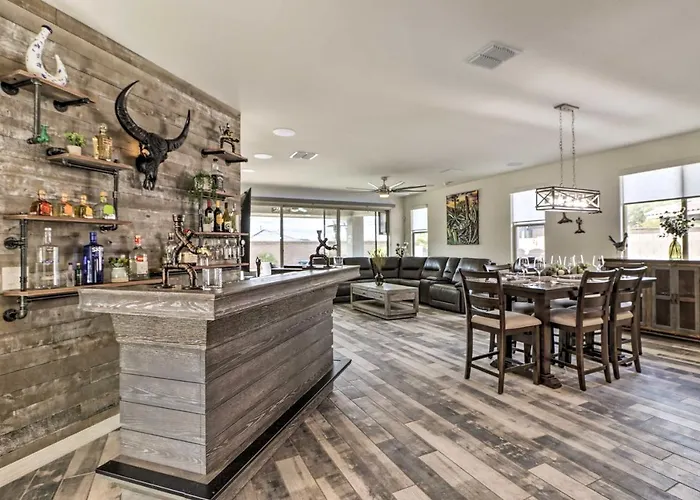 Holiday home Heated Pool + Putting Green: Retreat!
